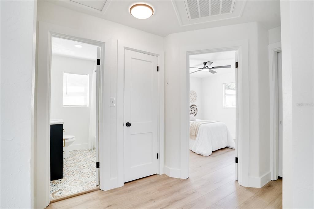 For Sale: $339,000 (3 beds, 1 baths, 974 Square Feet)