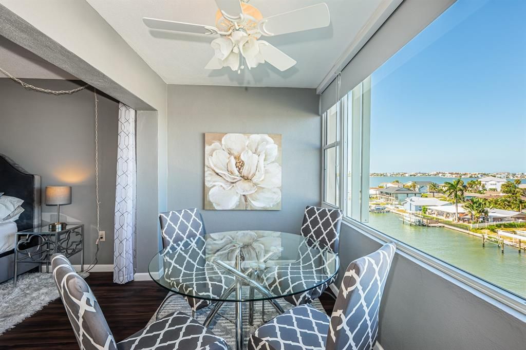 For Sale: $239,999 (1 beds, 1 baths, 815 Square Feet)