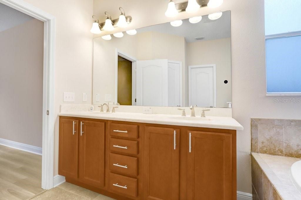 For Sale: $925,000 (4 beds, 3 baths, 2280 Square Feet)