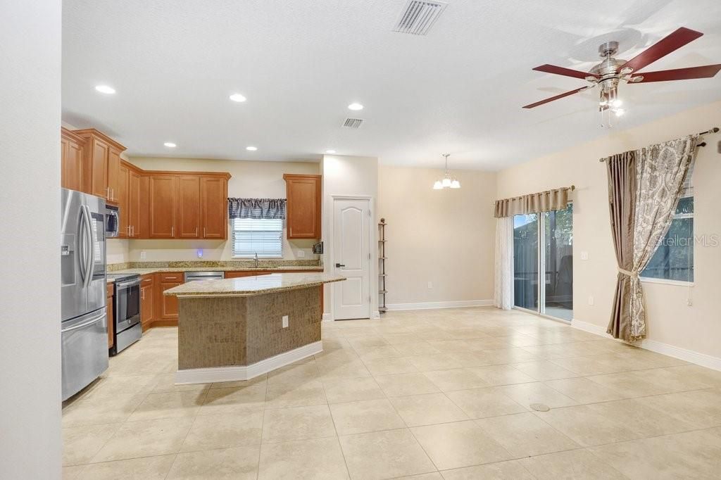 For Sale: $925,000 (4 beds, 3 baths, 2280 Square Feet)