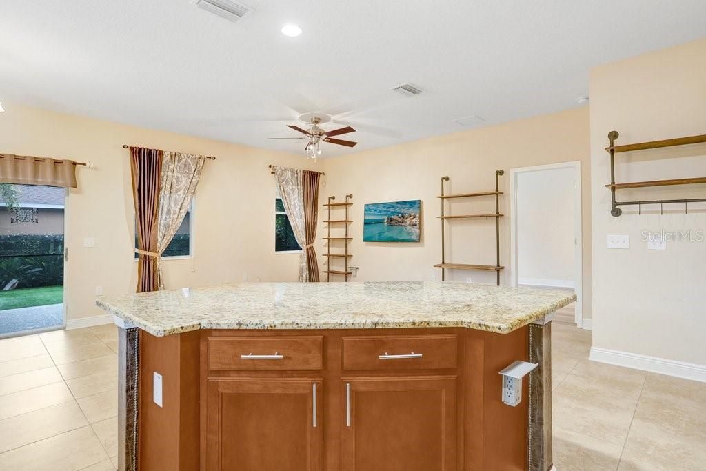 For Sale: $925,000 (4 beds, 3 baths, 2280 Square Feet)