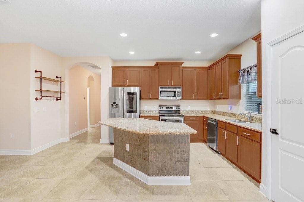 For Sale: $925,000 (4 beds, 3 baths, 2280 Square Feet)