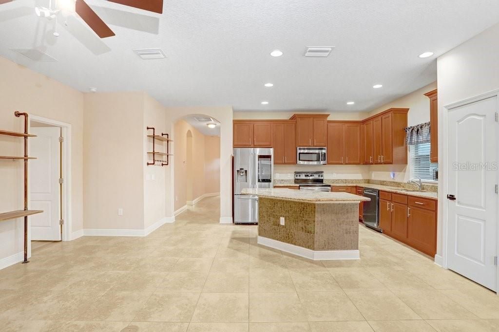 For Sale: $925,000 (4 beds, 3 baths, 2280 Square Feet)