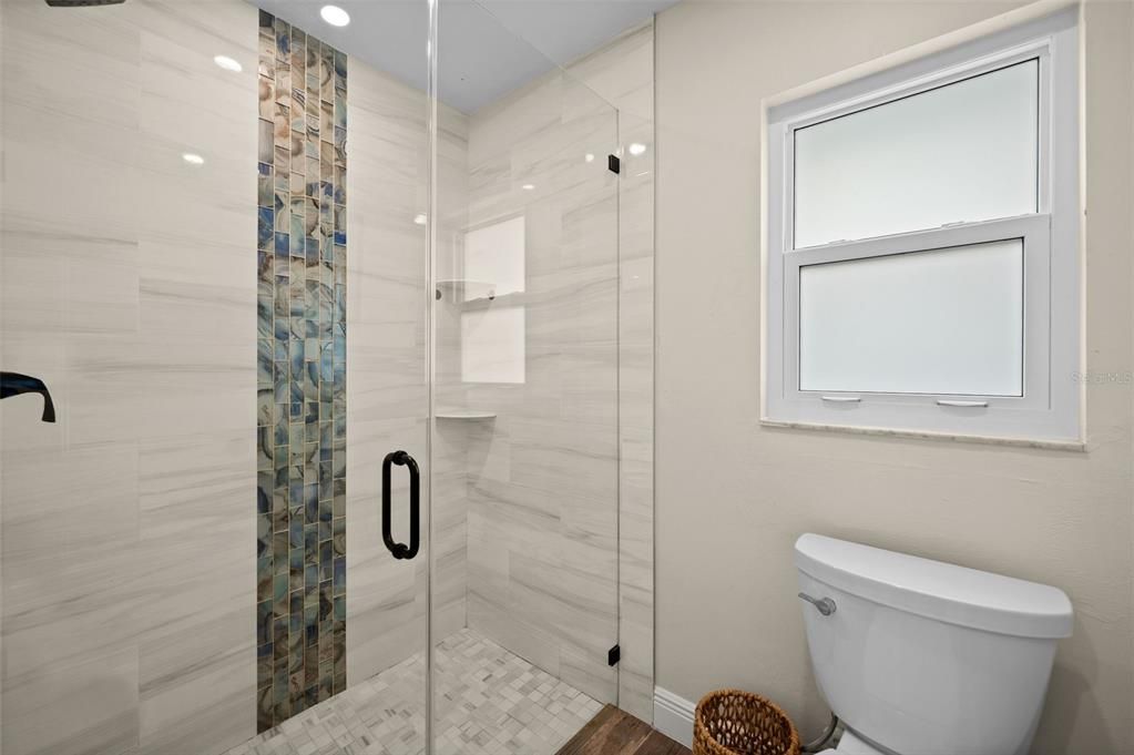 На продажу: $899,000 (3 спален, 2 ванн, 1950.95 Квадратных фут)