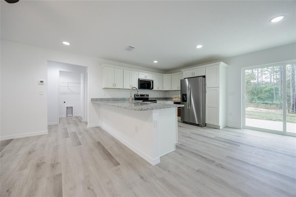 待售: $249,900 (3 贝兹, 2 浴室, 1287 平方英尺)