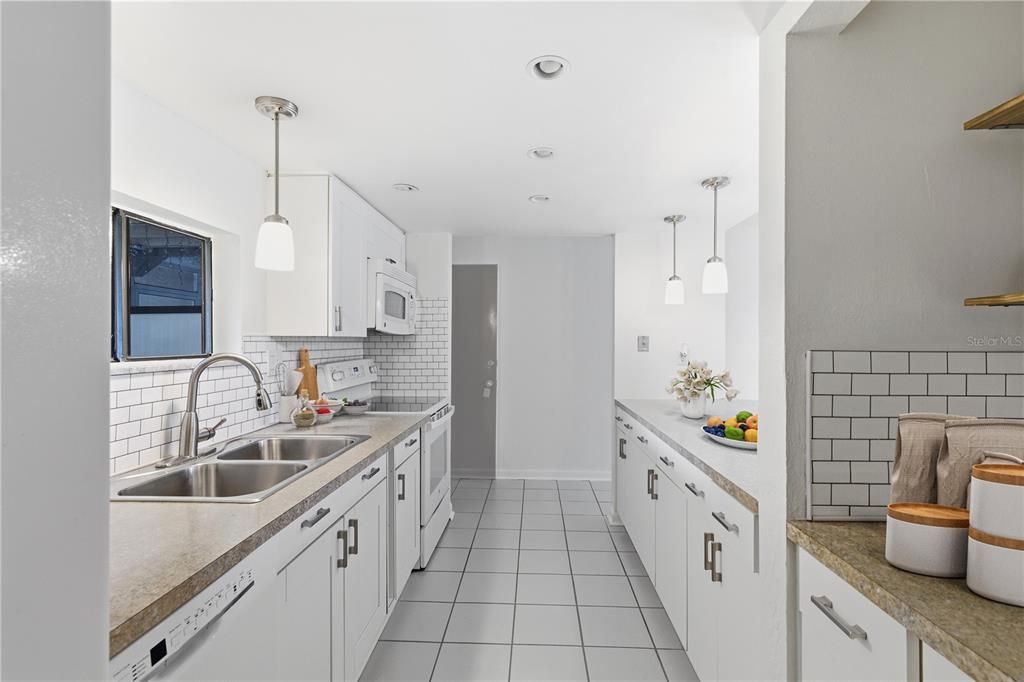 En Venta: $184,800 (3 camas, 2 baños, 1260 Pies cuadrados)