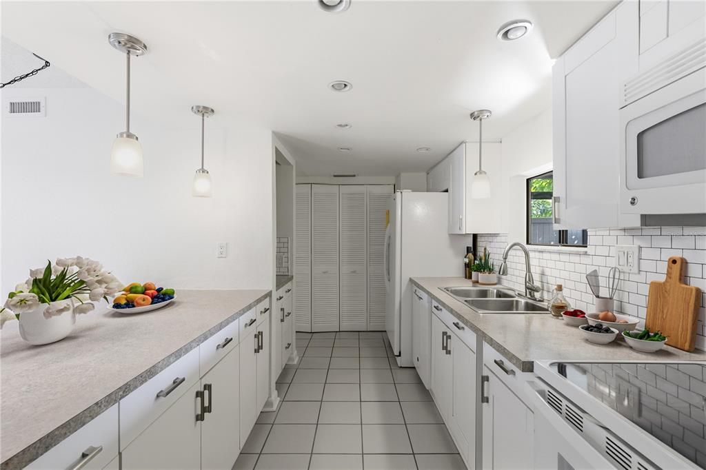 En Venta: $184,800 (3 camas, 2 baños, 1260 Pies cuadrados)