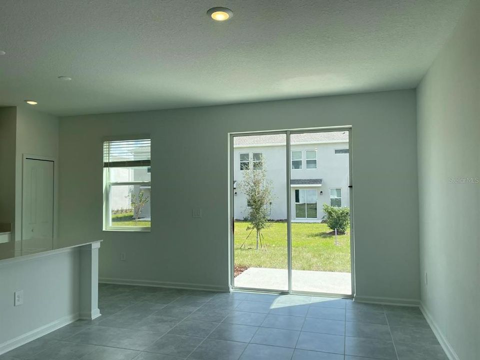 En Renta: $2,195 (3 camas, 2 baños, 1689 Pies cuadrados)