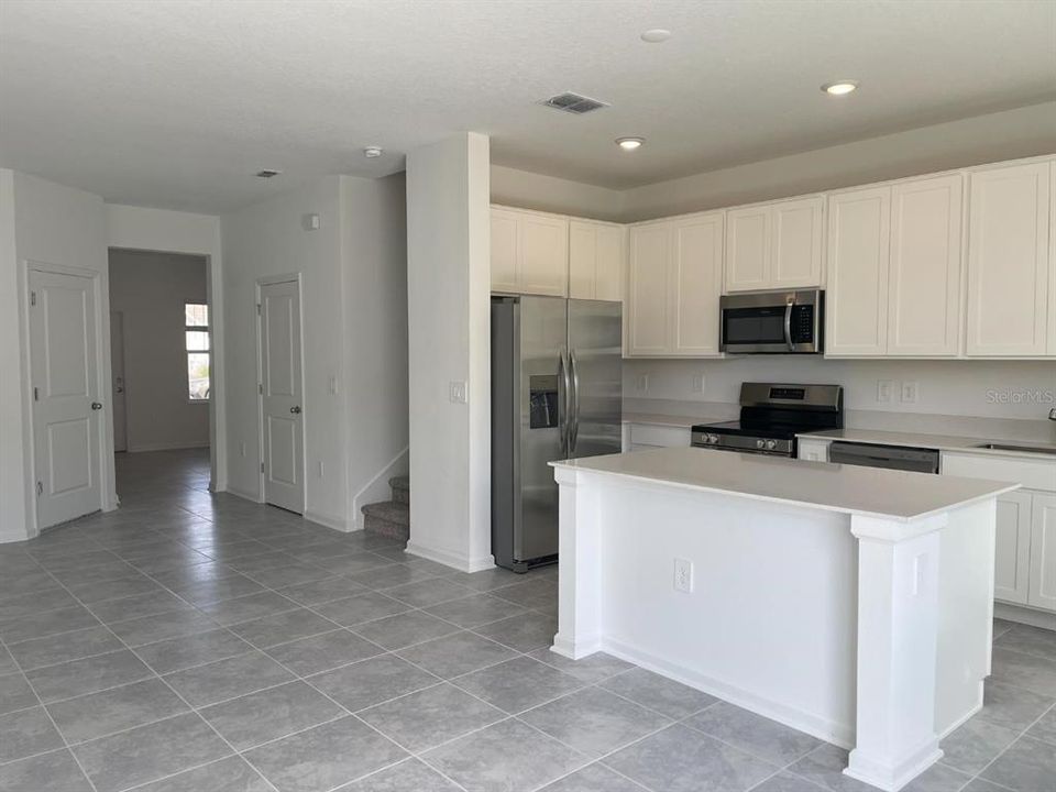 En Renta: $2,195 (3 camas, 2 baños, 1689 Pies cuadrados)