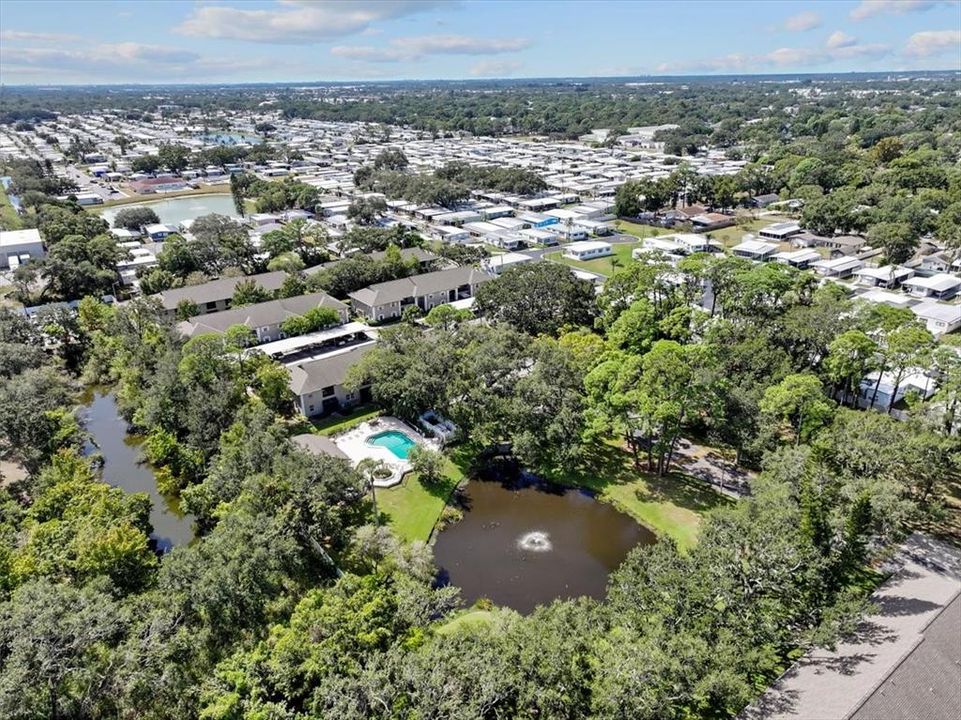 合同活跃: $179,900 (2 贝兹, 2 浴室, 900 平方英尺)