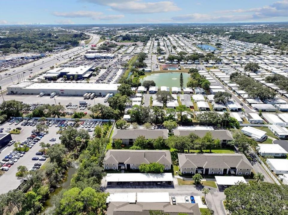 合同活跃: $179,900 (2 贝兹, 2 浴室, 900 平方英尺)