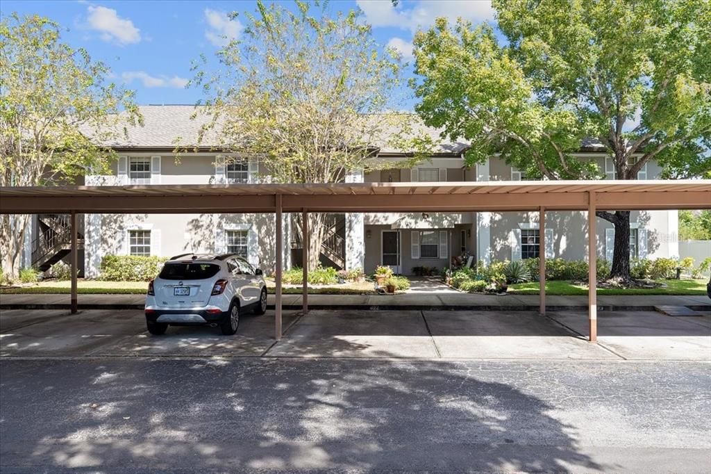 合同活跃: $179,900 (2 贝兹, 2 浴室, 900 平方英尺)