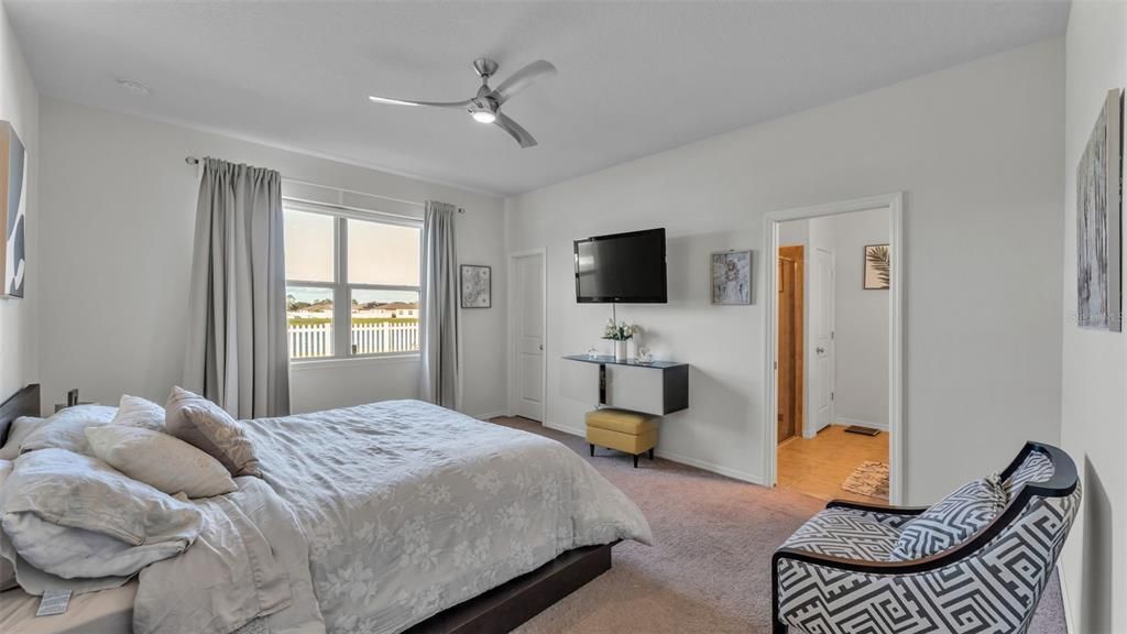 For Sale: $345,000 (4 beds, 3 baths, 1938 Square Feet)