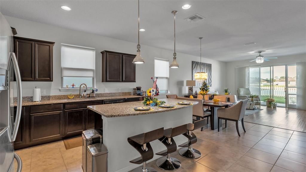 For Sale: $345,000 (4 beds, 3 baths, 1938 Square Feet)