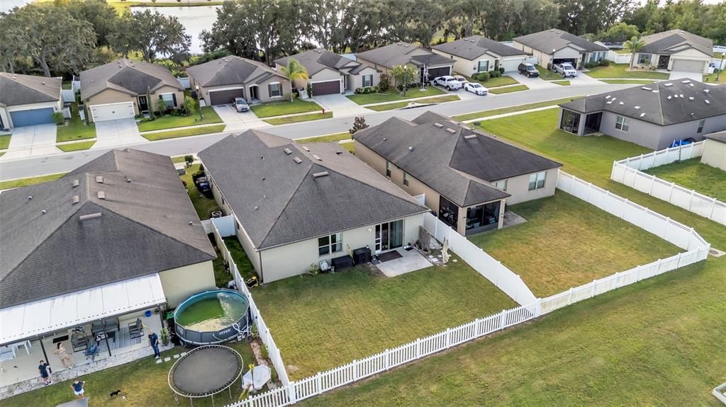 For Sale: $345,000 (4 beds, 3 baths, 1938 Square Feet)