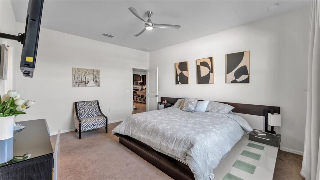 For Sale: $345,000 (4 beds, 3 baths, 1938 Square Feet)