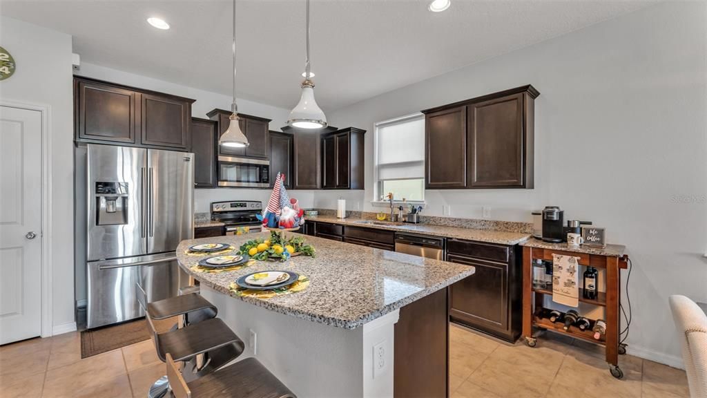 For Sale: $345,000 (4 beds, 3 baths, 1938 Square Feet)