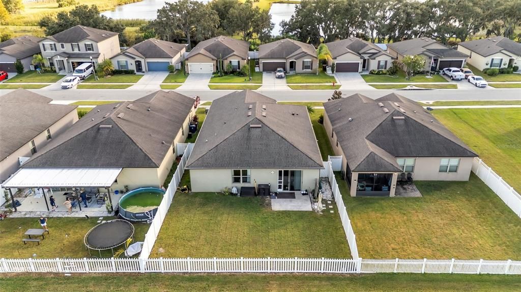 For Sale: $345,000 (4 beds, 3 baths, 1938 Square Feet)