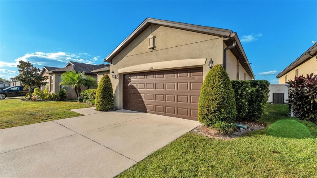 For Sale: $345,000 (4 beds, 3 baths, 1938 Square Feet)