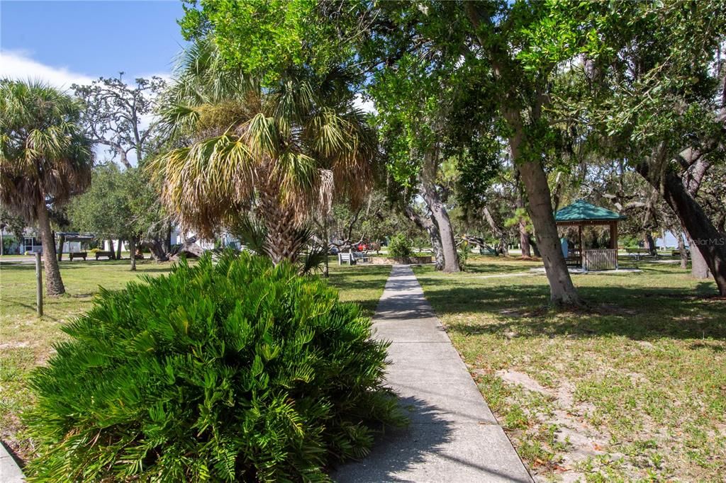 出租: $480 (4 贝兹, 3 浴室, 3526 平方英尺)