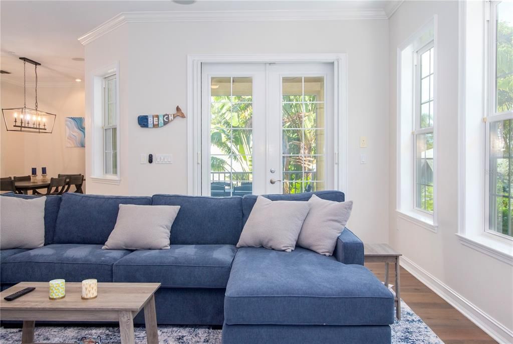 出租: $480 (4 贝兹, 3 浴室, 3526 平方英尺)