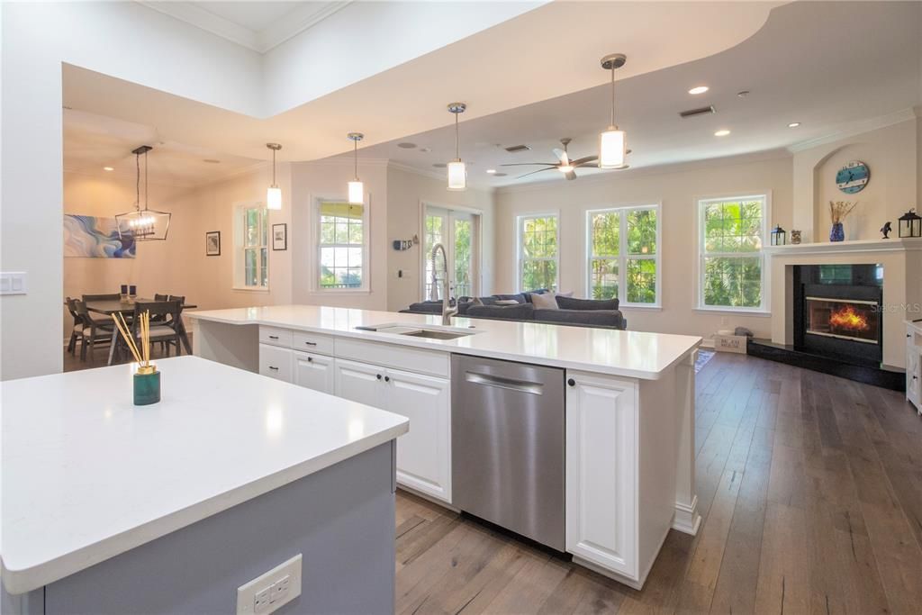 出租: $480 (4 贝兹, 3 浴室, 3526 平方英尺)