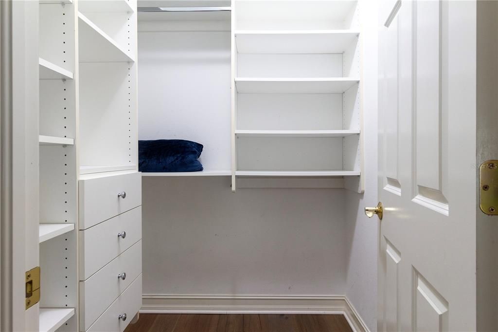 出租: $480 (4 贝兹, 3 浴室, 3526 平方英尺)