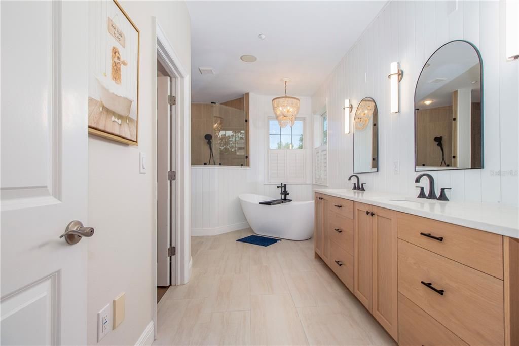 出租: $480 (4 贝兹, 3 浴室, 3526 平方英尺)