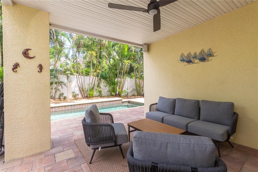 出租: $480 (4 贝兹, 3 浴室, 3526 平方英尺)