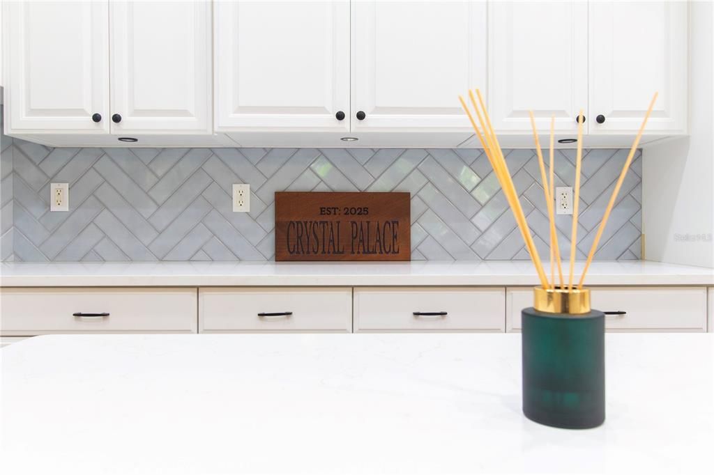 出租: $480 (4 贝兹, 3 浴室, 3526 平方英尺)