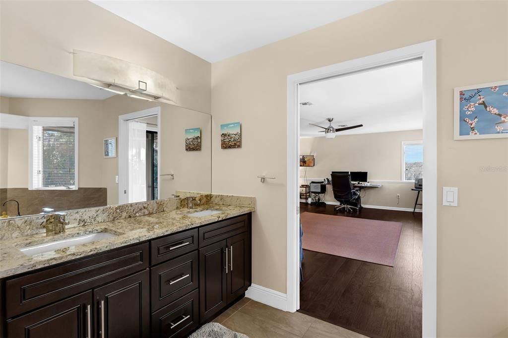 For Sale: $740,000 (3 beds, 3 baths, 3085 Square Feet)