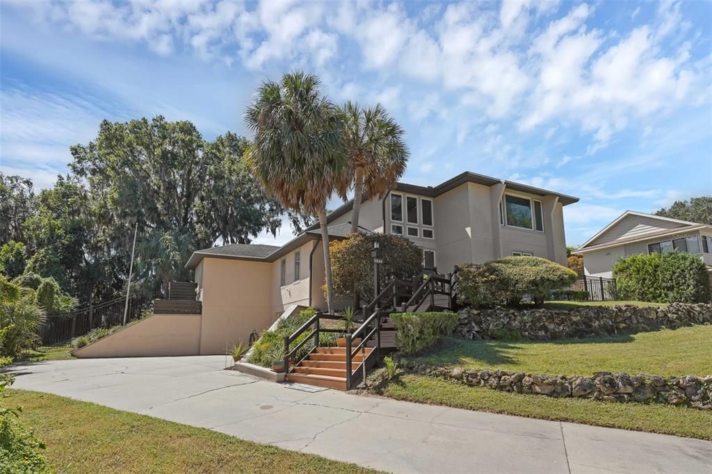 For Sale: $740,000 (3 beds, 3 baths, 3085 Square Feet)