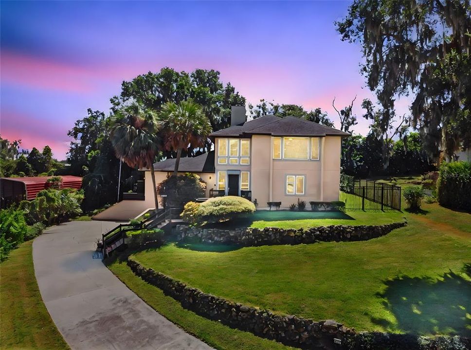 For Sale: $740,000 (3 beds, 3 baths, 3085 Square Feet)