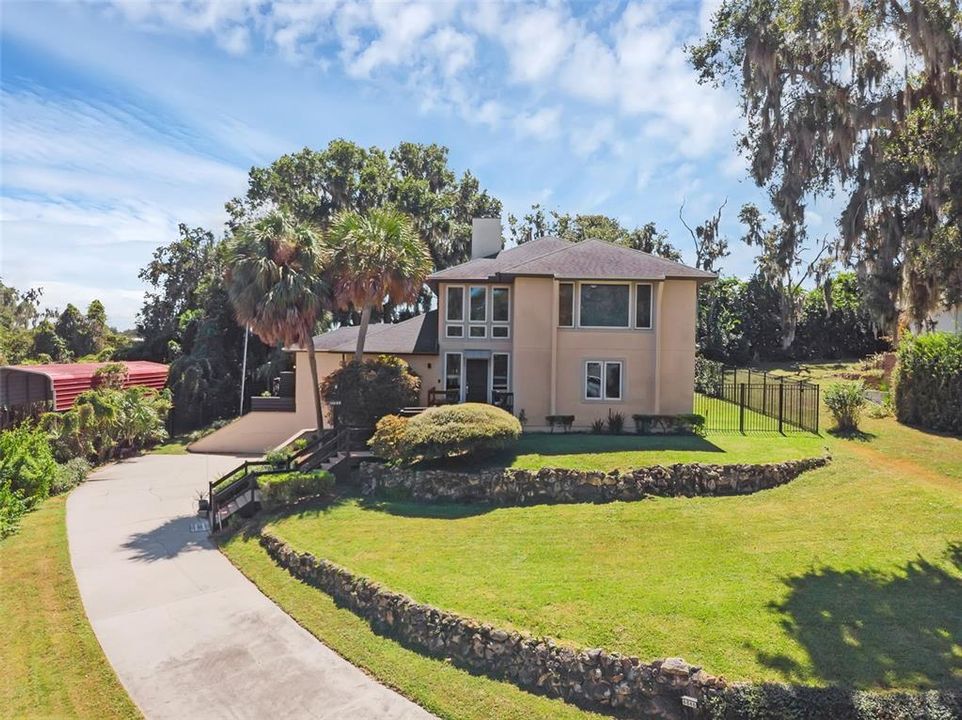 For Sale: $740,000 (3 beds, 3 baths, 3085 Square Feet)