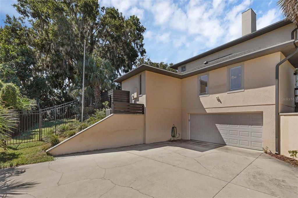 For Sale: $740,000 (3 beds, 3 baths, 3085 Square Feet)