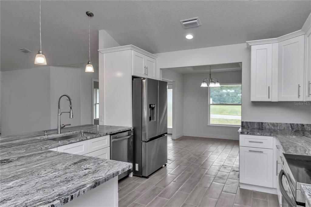 For Sale: $409,000 (4 beds, 3 baths, 2090 Square Feet)