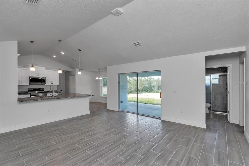 For Sale: $409,000 (4 beds, 3 baths, 2090 Square Feet)