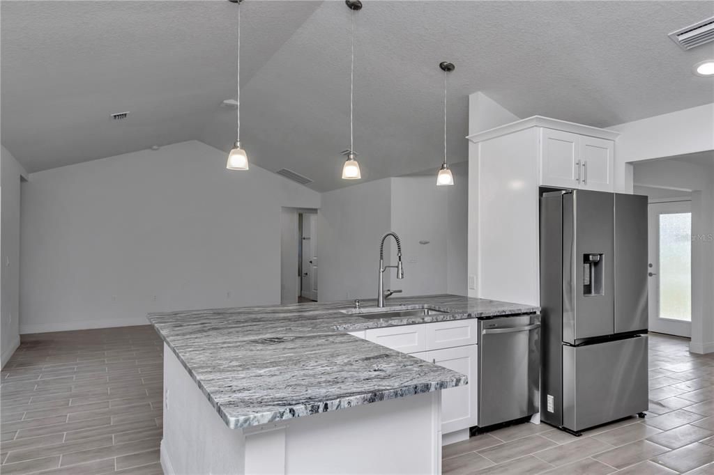 For Sale: $409,000 (4 beds, 3 baths, 2090 Square Feet)