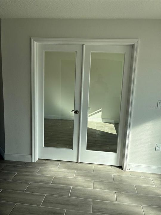 For Sale: $409,000 (4 beds, 3 baths, 2090 Square Feet)