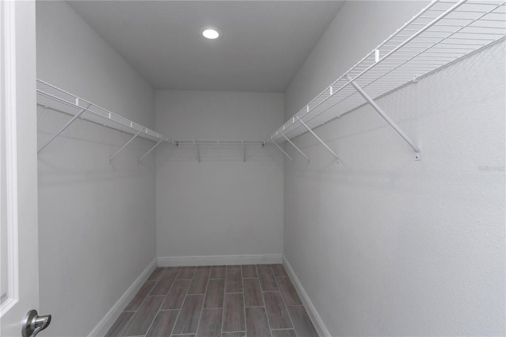 For Sale: $409,000 (4 beds, 3 baths, 2090 Square Feet)