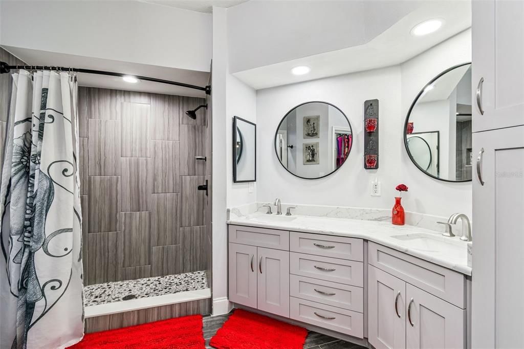 For Sale: $463,999 (2 beds, 2 baths, 1235 Square Feet)