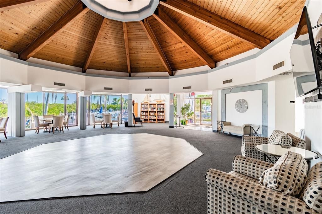 For Sale: $463,999 (2 beds, 2 baths, 1235 Square Feet)