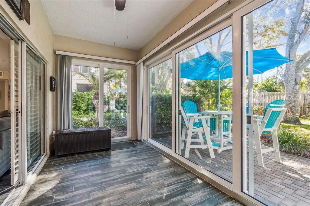 For Sale: $463,999 (2 beds, 2 baths, 1235 Square Feet)