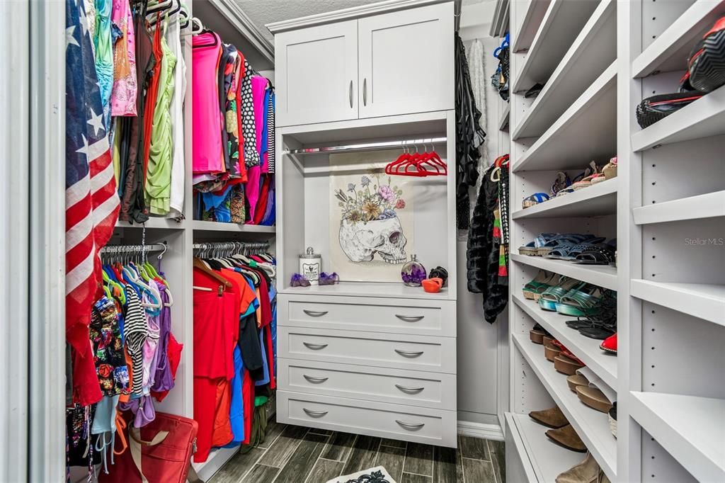 For Sale: $463,999 (2 beds, 2 baths, 1235 Square Feet)