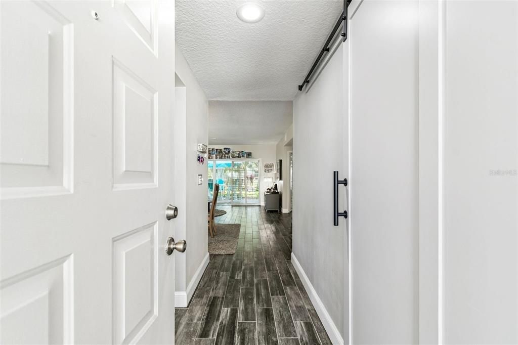 For Sale: $463,999 (2 beds, 2 baths, 1235 Square Feet)