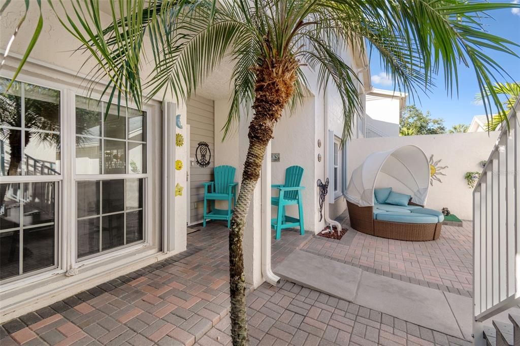 For Sale: $463,999 (2 beds, 2 baths, 1235 Square Feet)