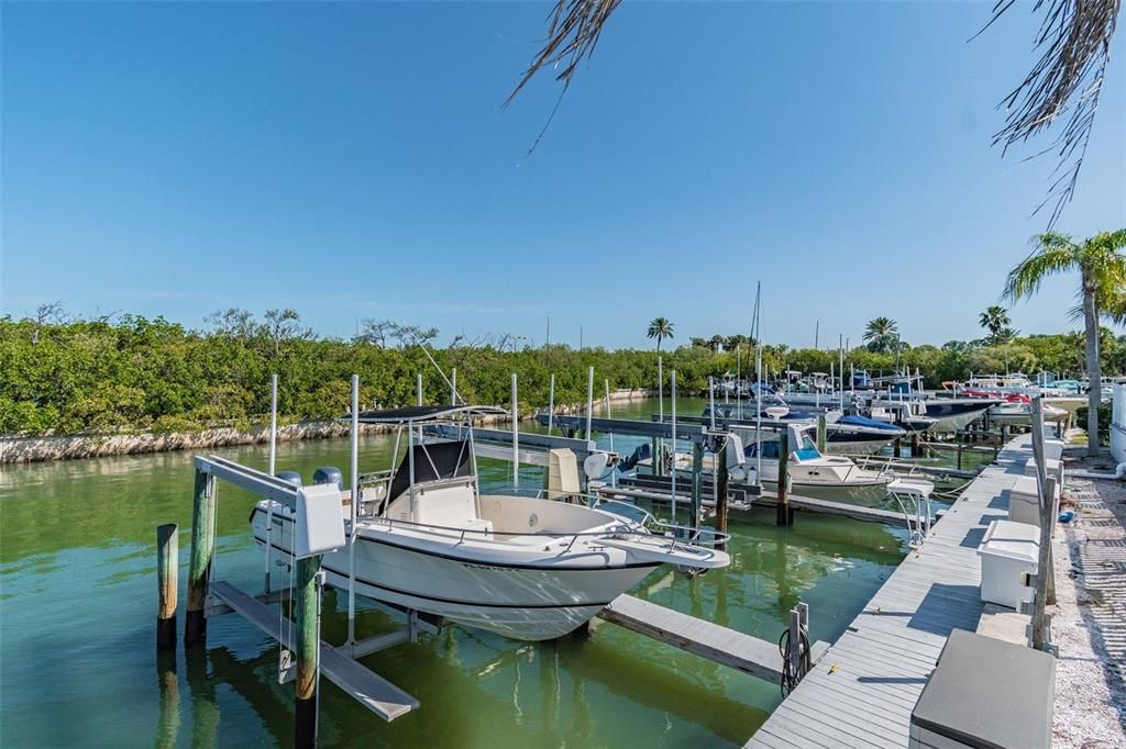 For Sale: $463,999 (2 beds, 2 baths, 1235 Square Feet)