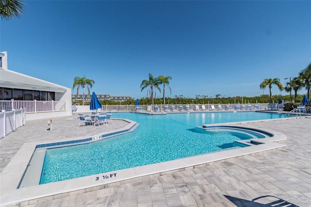 For Sale: $463,999 (2 beds, 2 baths, 1235 Square Feet)