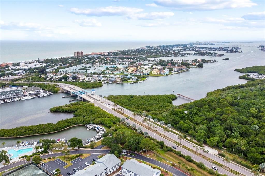 For Sale: $463,999 (2 beds, 2 baths, 1235 Square Feet)