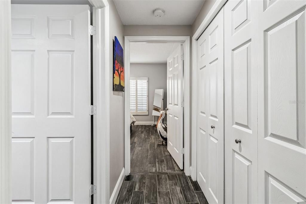 For Sale: $463,999 (2 beds, 2 baths, 1235 Square Feet)